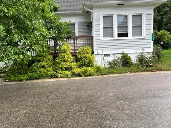 7365 N Shore Dr Unit 9, South Haven, MI 49090