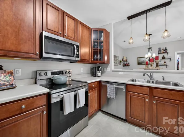 11921 Ridgeway Park Dr, Charlotte, NC 28277