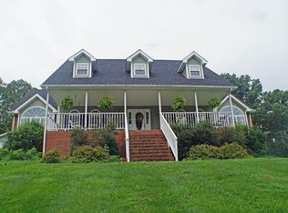 428 Fairway Estates Dr, Blountville, TN 37617