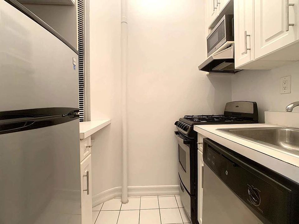 2nd image of 240 E 83rd St APT 2D