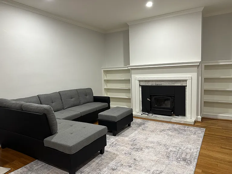 1549 44th St NW — Photo 7