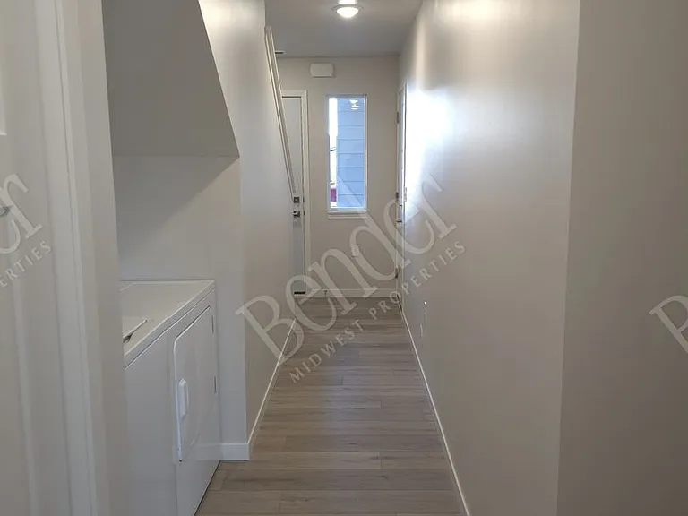 Windmill Flats Townhomes - Up to 2 Months Free! — Photo 14