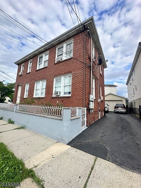 1st image of 591 Meadow St #2