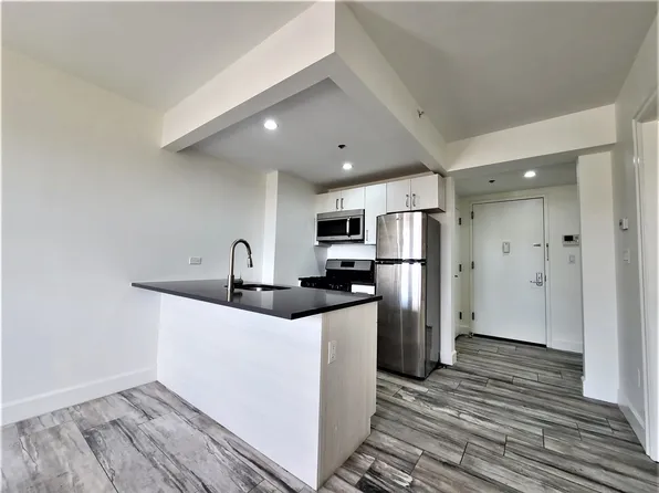 106 Remsen Avenue image 3 of 11