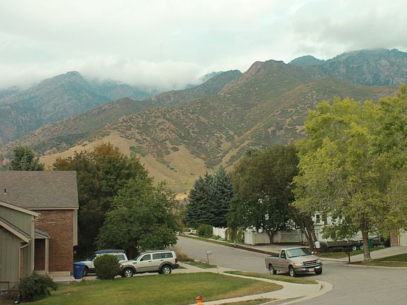 3rd image of 3598 E Country Hollow Dr