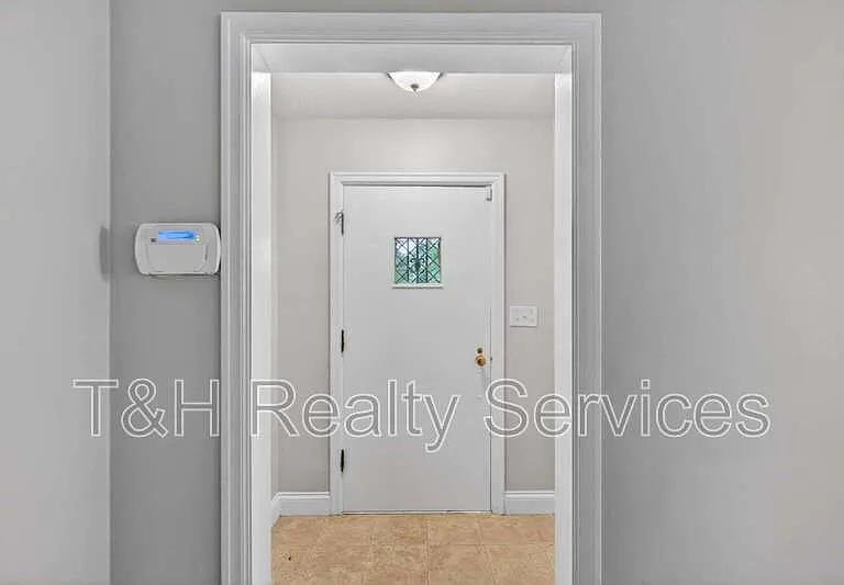 5946 Haverford Ave — Photo 4