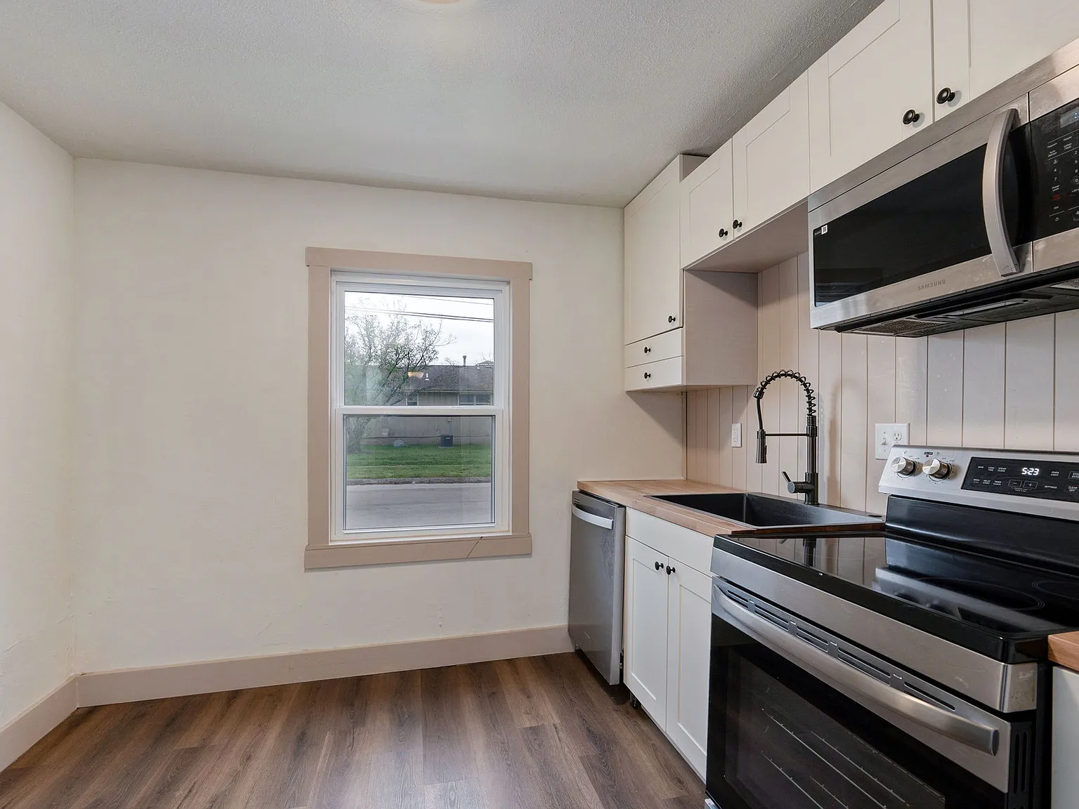745 S Jefferson Ave Apartments — Photo 4