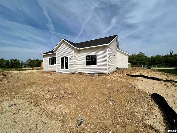 4th image of 696 Sweet Wood Ln