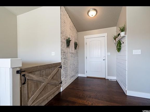 3rd image of 1196 E Stanford Dr