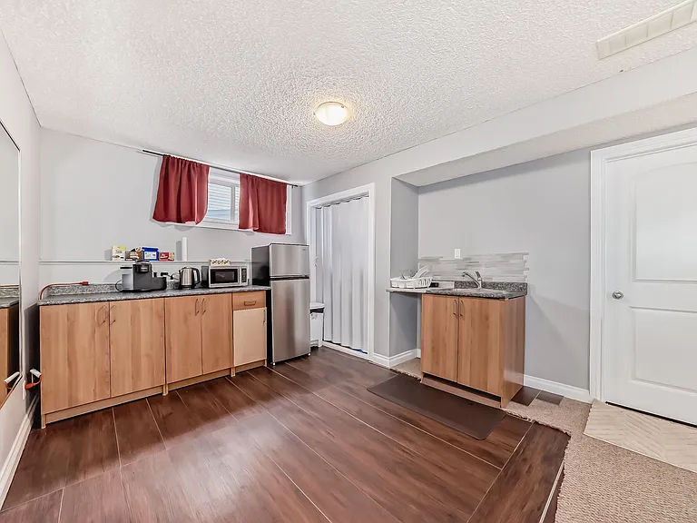 409 W Lakeview Dr — Photo 38