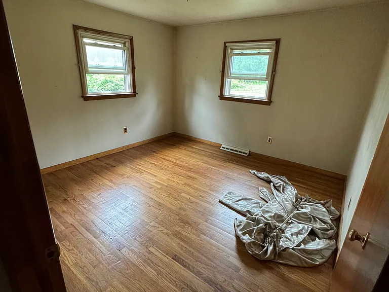 477 Lewis Ave — Photo 4