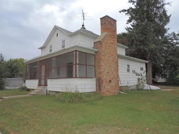 216 E Main St, Suring, WI 54174