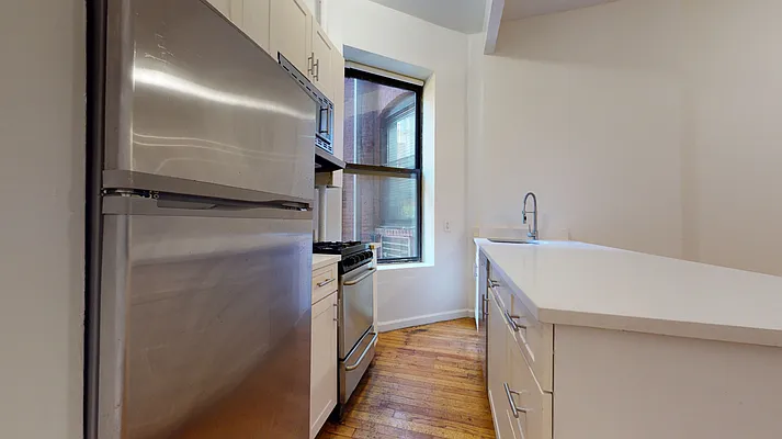 Rented by Bond New York | media 6