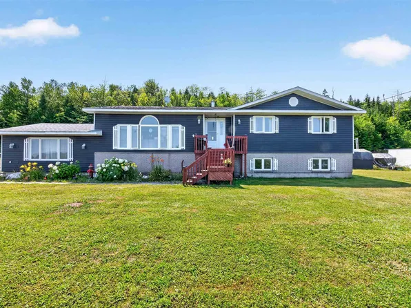 22163 Highway 7, Sheet Harbour, NS B0J 3B0