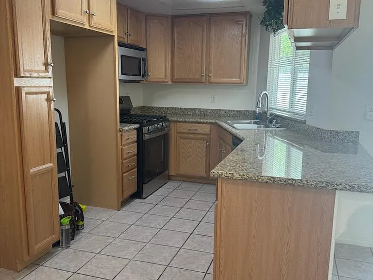 44526 La Paz Rd — Photo 3