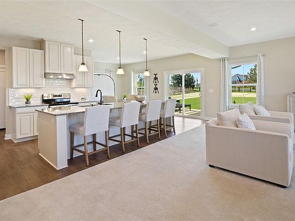 4th image of 2614 Wintergreen Ln