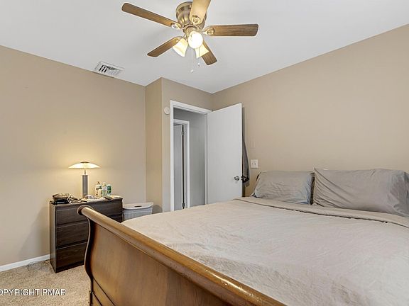 3rd image of 3337 Ross Rd