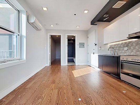 1st image of 2733 Snyder Ave #4B