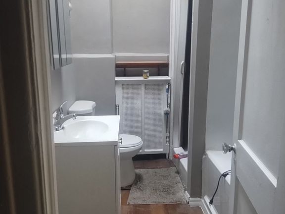 2nd image of 4038 E Roosevelt Blvd #2