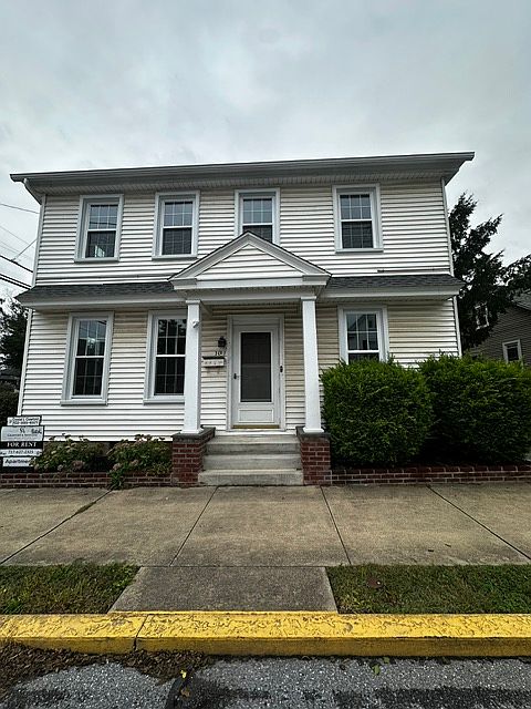 1st image of 101 E Lincoln Ave #1