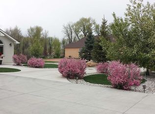 812 Cottonwood Cir, Alamosa, CO 81101