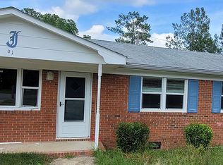 91 Lous Chapel Rd, Spring Lake, NC 28390