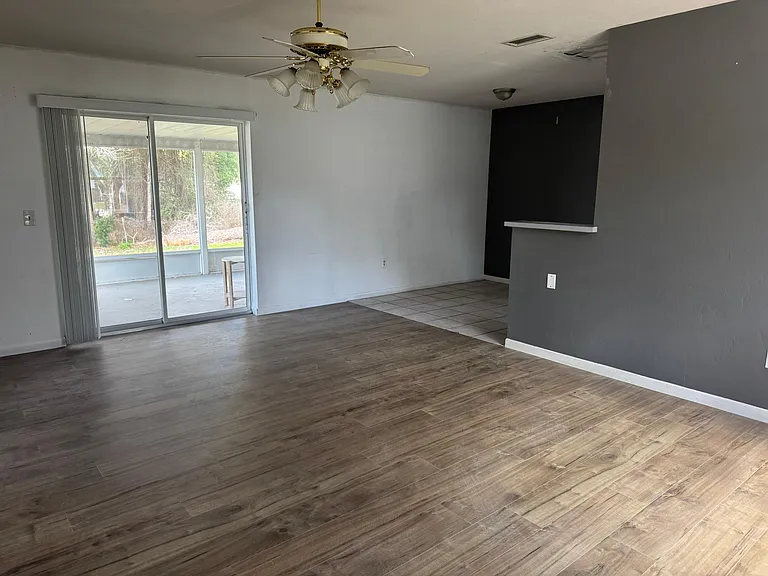 308 Violet Ln — Photo 14