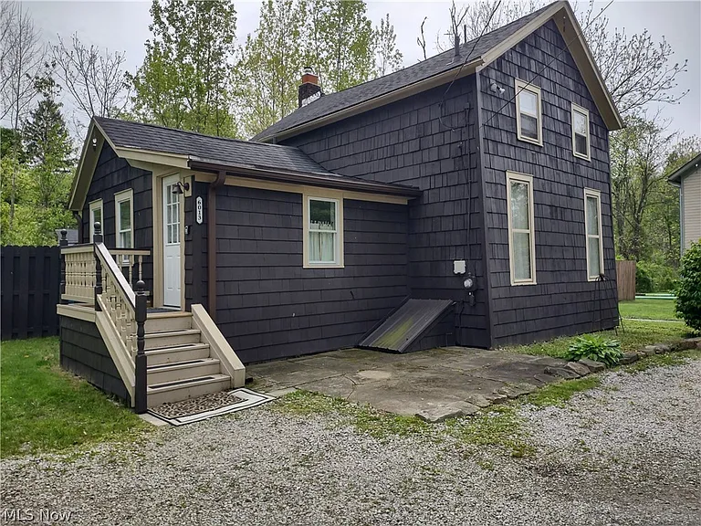 6013 Parker Ct — Photo 1