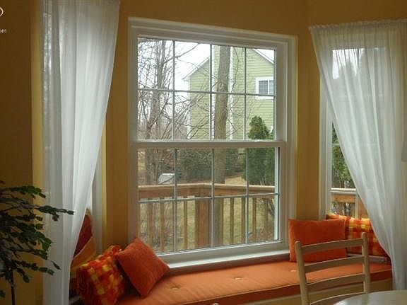 3rd image of 5560 Underhill Ct