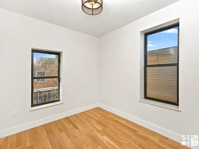 119 Grove St #3R — Photo 7