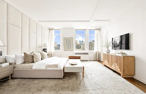 Sold by Compass | media 9