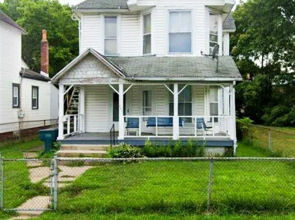 647 N Elm St, Muncie, IN 47305