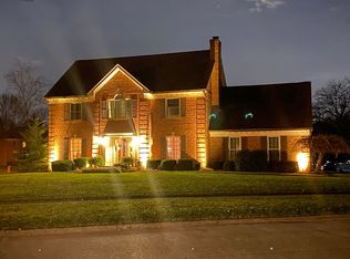 6914 Fallen Leaf Cir, Louisville, KY 40241