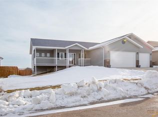 4524 Vinecliff Dr, Rapid City, SD 57703
