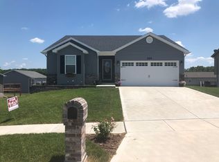 454 Prairie Creek Dr, Wentzville, MO 63385