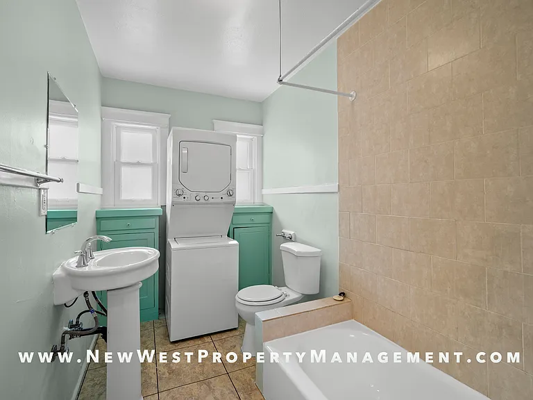 2417 Market St — Photo 24