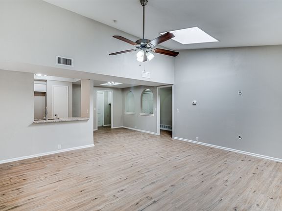 5th image of 2925 Elsinor Dr