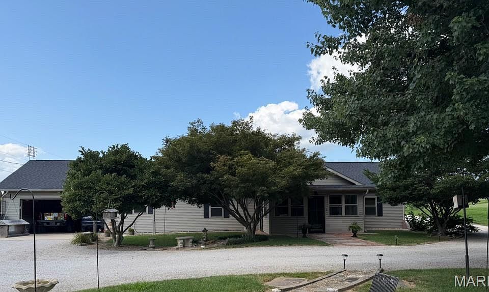 1st image of 271 Crazy Horse Ln