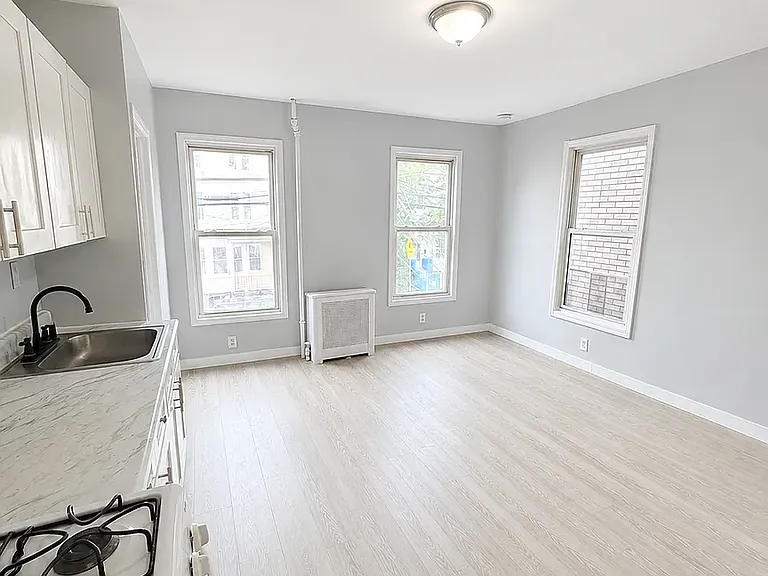 199 Parker St #2 — Photo 1