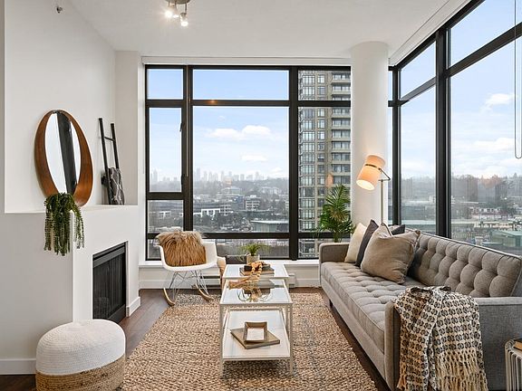 3rd image of 4250 Dawson St #1106