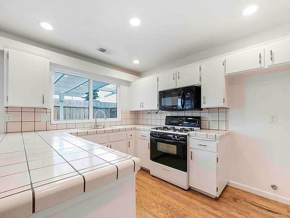 3rd image of 1507 E Vassar Drive