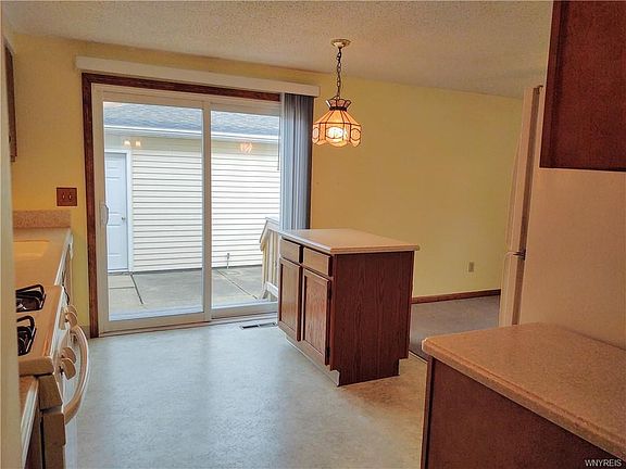 5th image of 21 Wimbledon Ln
