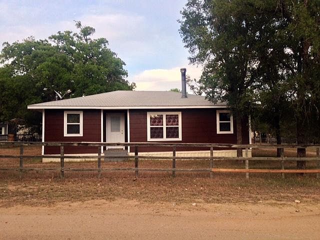 1st image of 631 Pine Ln