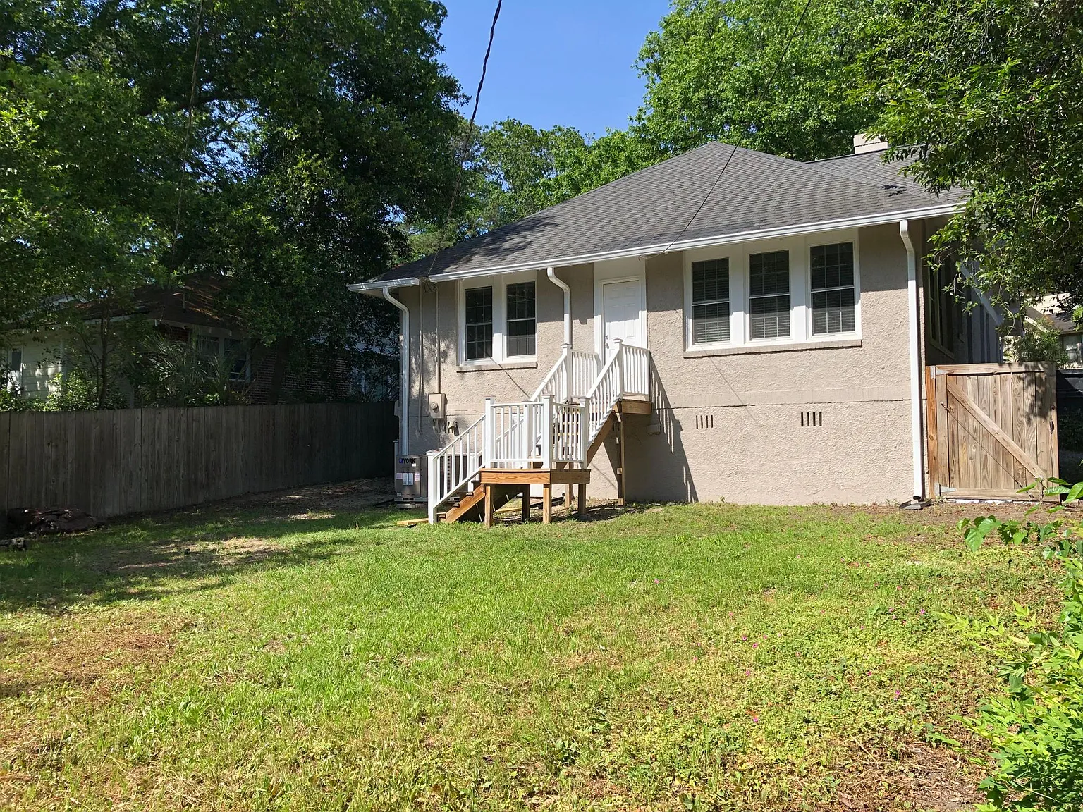 4 bed, 2000 sqft, $4,400 — Photo 4