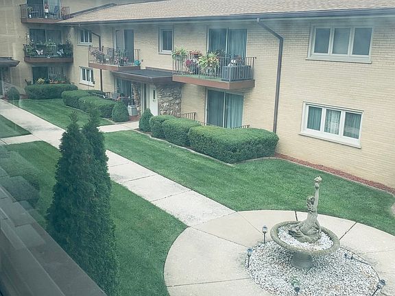 2nd image of 6140 S Kensington Ave APT D