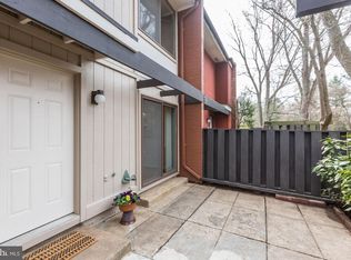 1383 Northgate Sq, Reston, VA 20190