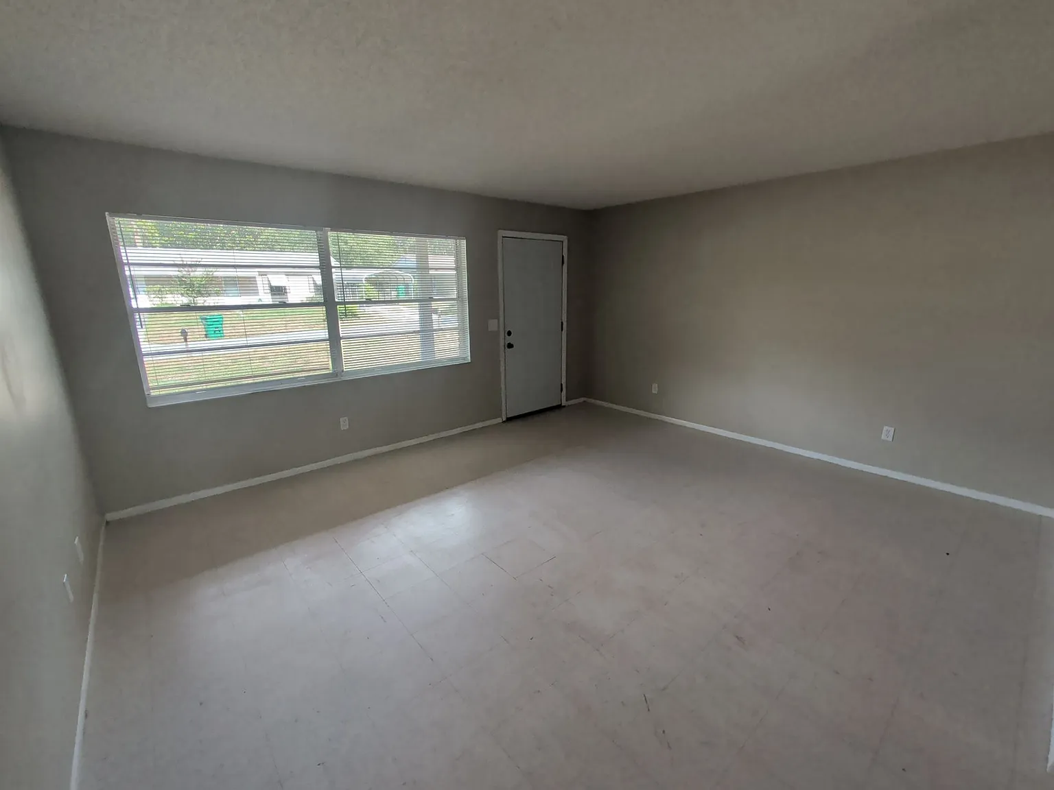 2 bed, 1.0 bath, 900 sqft, $1,200 — Photo 4