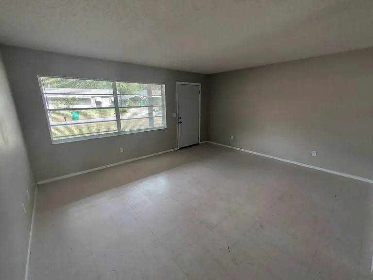 2352 S Sandburg Point — Photo 2