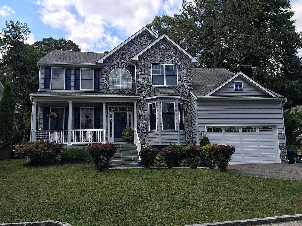 1st image of 644 Emerson Pl