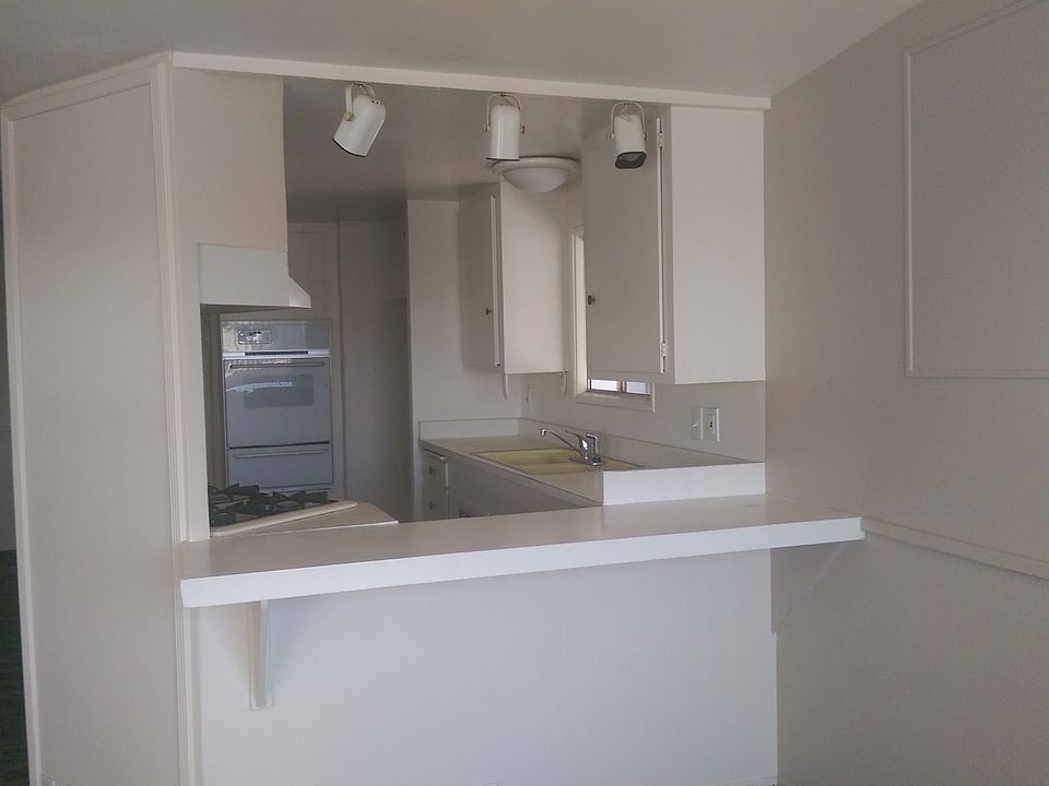 2nd image of 1600 S San Jacinto Ave Spc 91